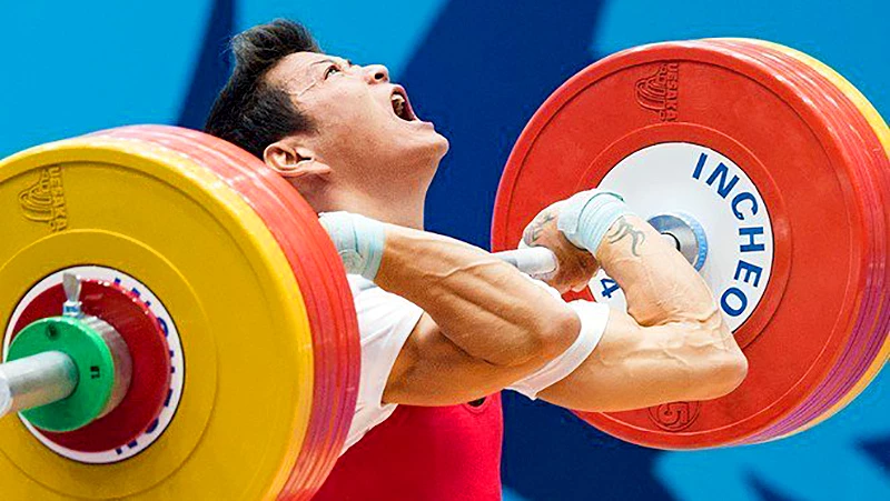 Nhà vô địch cử tạ thế giới Kim Tuấn vắng mặt ở SEA Games 28